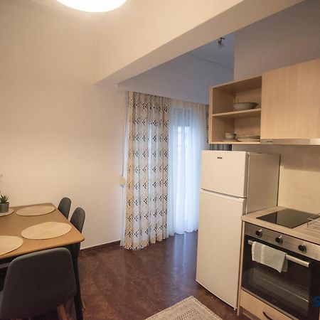 Explore Greece From Lovely City Centre Apartment Chalkís Dış mekan fotoğraf